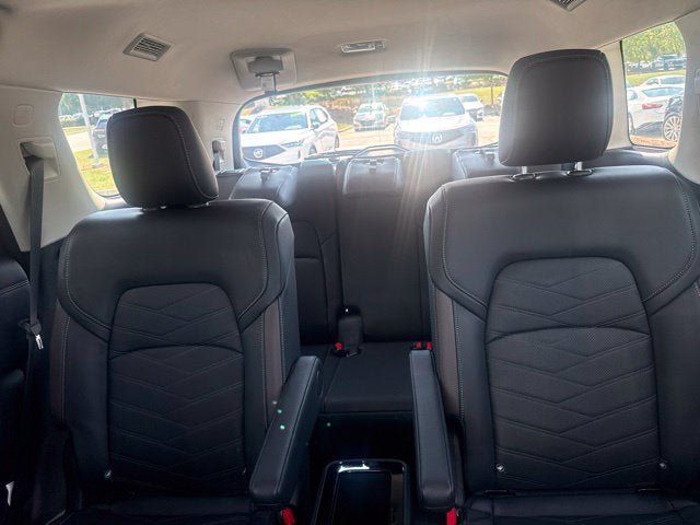 Used 2024 Nissan Pathfinder Platinum FWD image 10