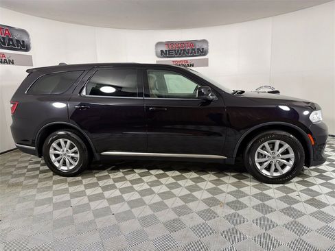 Used 2021 Dodge Durango SXT w/ 3rd Row Seating Group image 2
