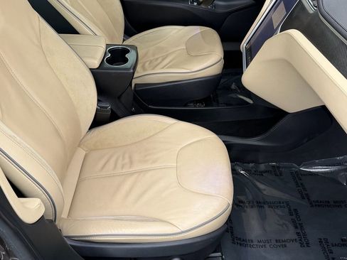 Used 2013 Tesla Model S Performance image 35