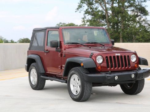 Used 2010 Jeep Wrangler Rubicon w/ PWR Convenience Group AWD/4WD image 8
