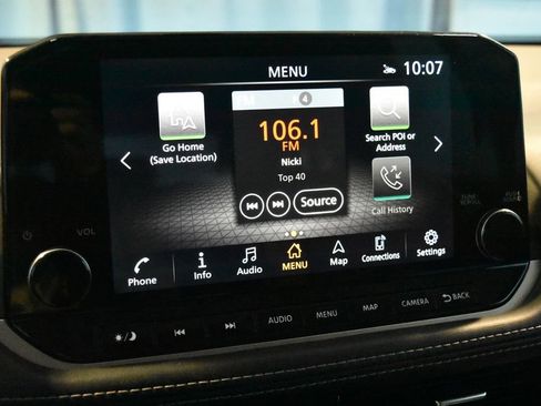 Used 2023 Nissan Rogue SL w/ SL Premium Package image 12