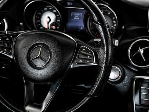 Used 2019 Mercedes-Benz CLA 250 image 17