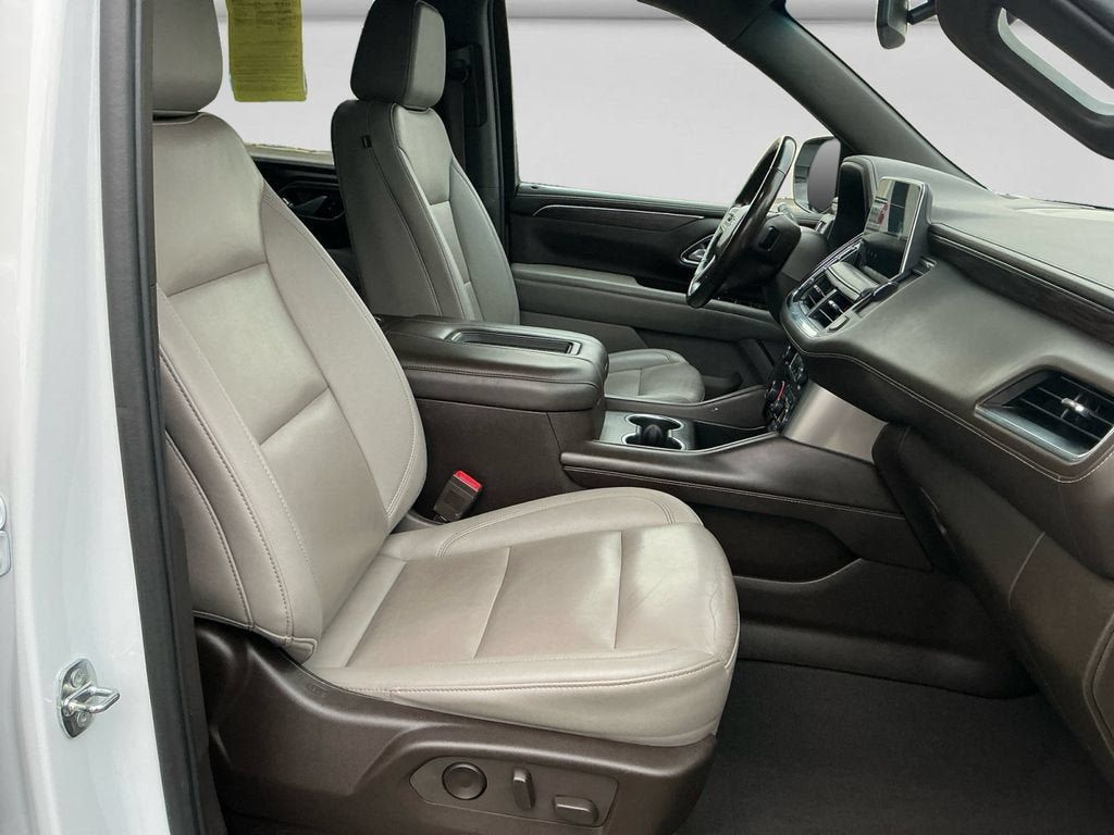 Used 2022 Chevrolet Tahoe Z71 w/ Luxury Package AWD/4WD image 15