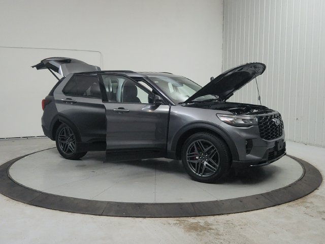 Used 2025 Ford Explorer ST-Line w/ Premium Package RWD image 10