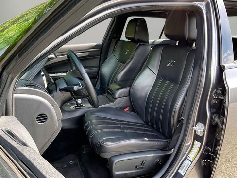 Used 2014 Chrysler 300 S RWD image 22