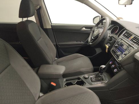 Used 2020 Volkswagen Tiguan S image 21