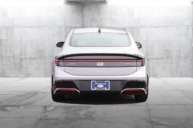 Used 2025 Hyundai Sonata SEL FWD image 6