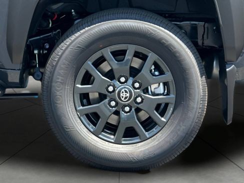New 2026 Toyota 4Runner SR5 AWD/4WD image 34