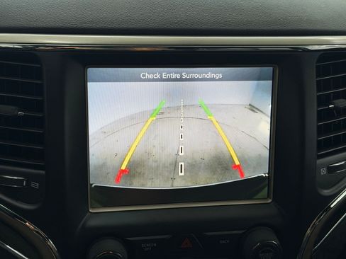 Used 2017 Jeep Grand Cherokee Overland AWD/4WD image 19