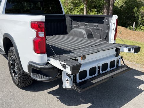 Used 2024 Chevrolet Silverado 1500 ZR2 w/ Technology Package AWD/4WD image 11