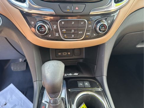Used 2023 Chevrolet Equinox Premier FWD image 27