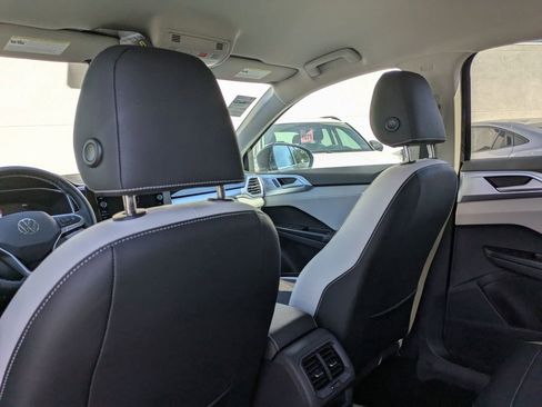 New 2025 Volkswagen Taos SE image 16