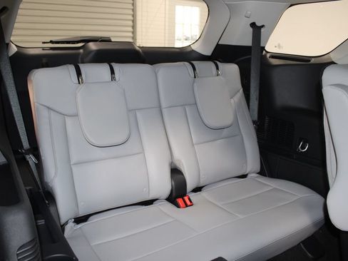 New 2026 Ford Explorer Active w/ Active Comfort Package RWD image 34