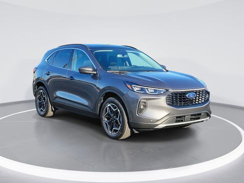 New 2026 Ford Escape Platinum w/ Premium Technology Package image 2