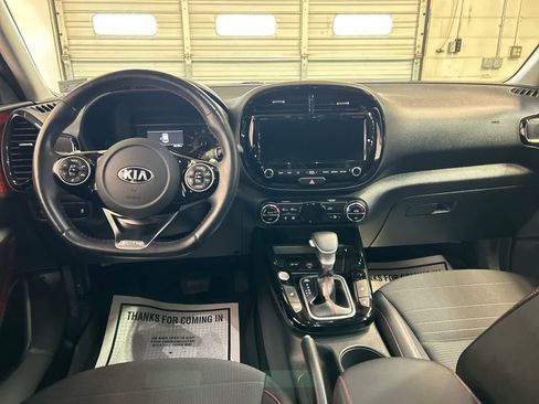 Used 2021 Kia Soul Turbo FWD image 4