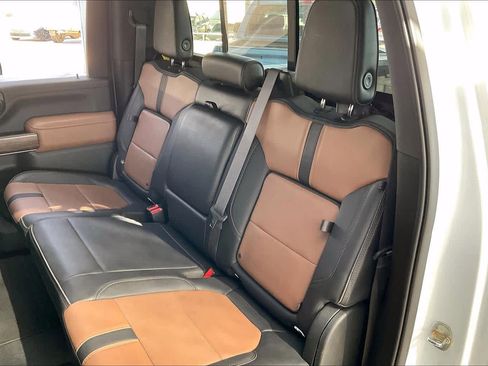 Used 2022 Chevrolet Silverado 2500 High Country w/ Technology Package AWD/4WD image 20