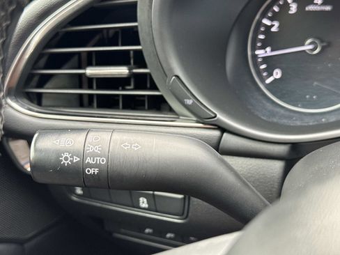 Used 2023 MAZDA MAZDA3 s image 29