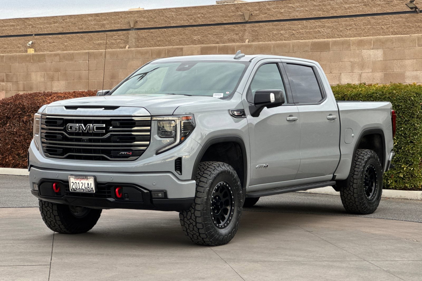 Used 2024 GMC Sierra 1500 AT4 w/ AT4 Premium Package AWD/4WD image 8