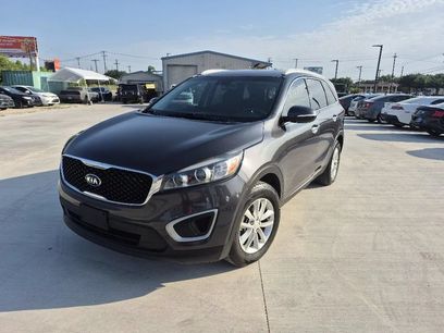 Used 2017 Kia Sorento FWD w/ LX Convenience Package