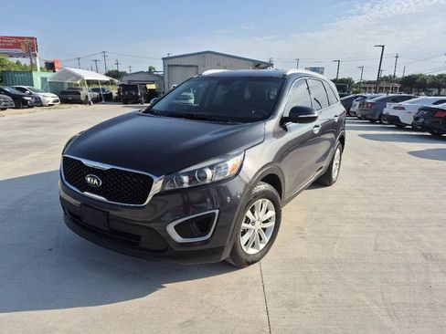 Used 2017 Kia Sorento FWD w/ LX Convenience Package image 1