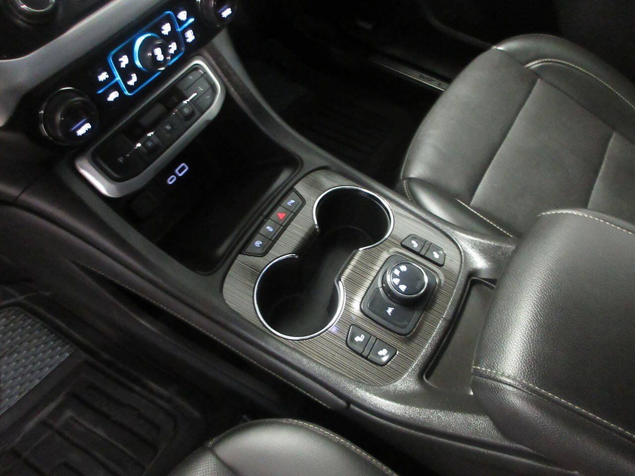 Used 2021 GMC Acadia SLT AWD/4WD image 22