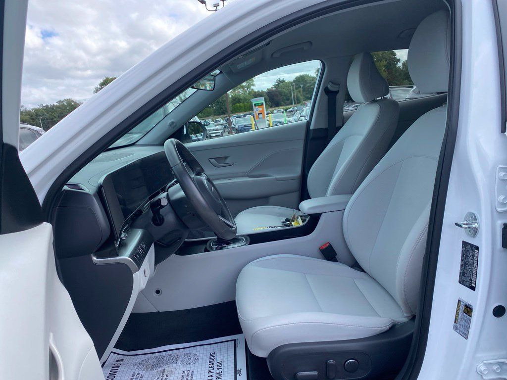 Certified 2024 Hyundai Kona SEL AWD/4WD image 11