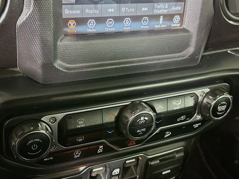 Used 2020 Jeep Wrangler Unlimited Sport image 22