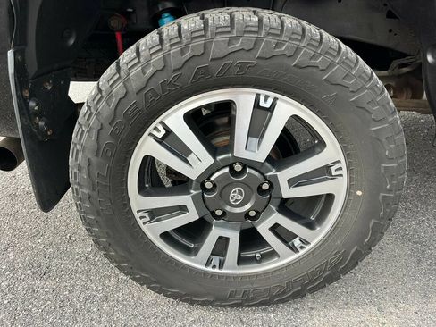 Used 2019 Toyota Tundra SR5 AWD/4WD image 12