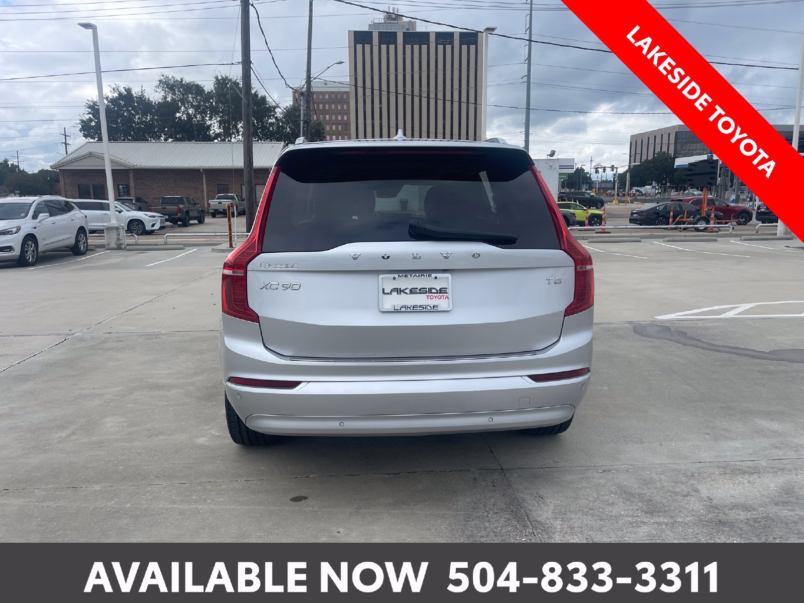 Used 2022 Volvo XC90 T5 Momentum w/ Protection Package Premier FWD image 4