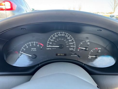 Used 2005 Chevrolet Malibu Classic image 22