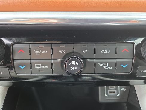 Certified 2023 Jeep Compass Limited w/ Sun and Sound Group AWD/4WD image 16