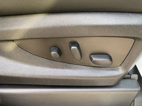 Used 2018 Chevrolet Suburban Premier image 13