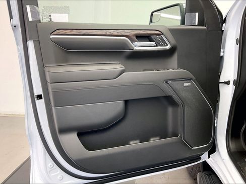 New 2026 GMC Sierra 1500 SLT w/ SLT Premium Package image 12