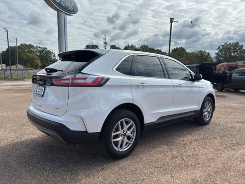 Used 2024 Ford Edge SEL w/ Convenience Package image 5