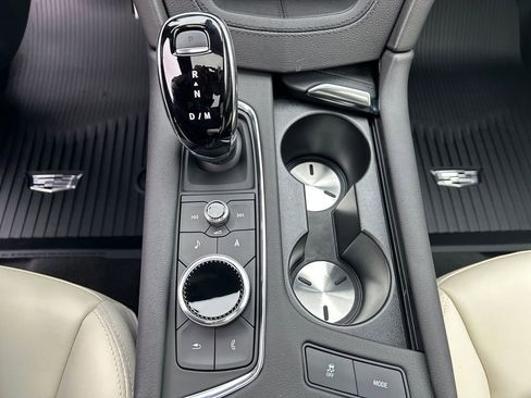 New 2026 Cadillac XT5 Sportv w/ LPO, Floor Liner Package image 24