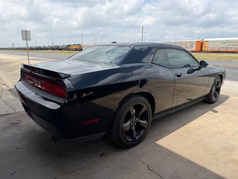 Used 2013 Dodge Challenger R/T Plus image 10