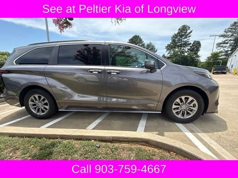 Used 2021 Toyota Sienna XLE w/ XLE Plus Package FWD image 3