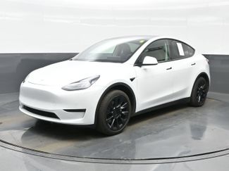 Used 2021 Tesla Model Y 2WD video 2