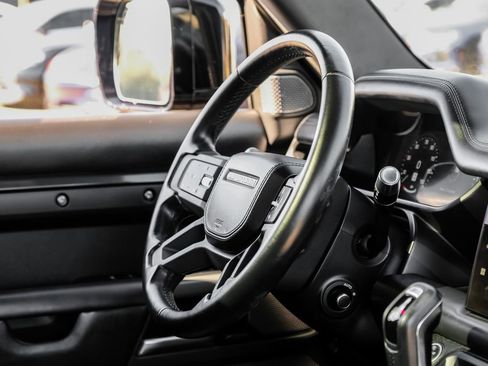 Used 2022 Land Rover Defender 110 X-Dynamic HSE image 11