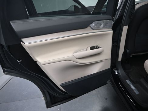 New 2025 Volvo EX90 Ultra image 16