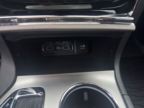 Used 2019 Jeep Grand Cherokee Altitude AWD/4WD image 29