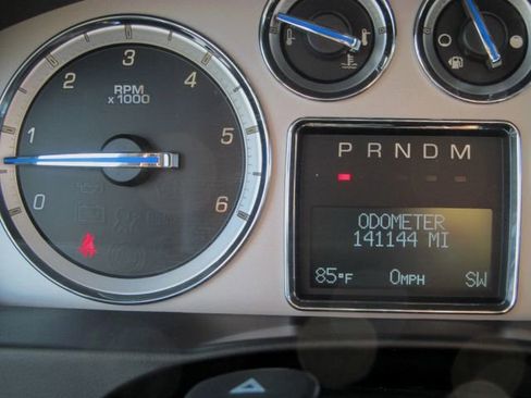 Used 2011 Cadillac Escalade EXT image 34