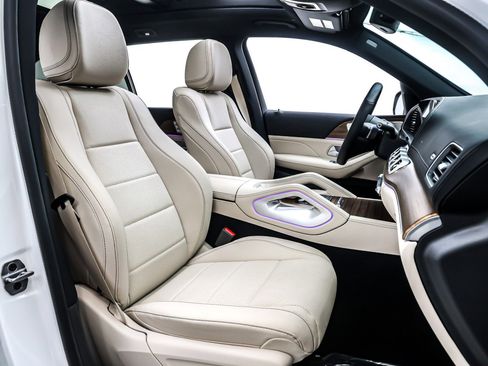 Certified 2025 Mercedes-Benz GLS 450 GLS 450 4MATIC SUV image 9