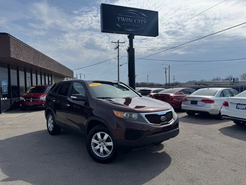 Used 2013 Kia Sorento LX image 1