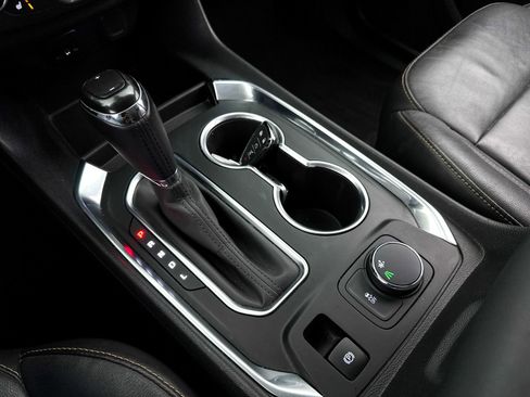 Used 2019 Chevrolet Traverse RS image 28