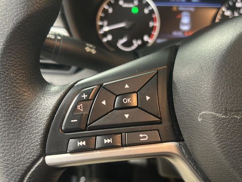 Used 2024 Nissan Altima 2.5 SV image 17