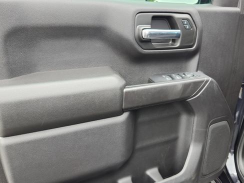 Used 2024 Chevrolet Silverado 1500 Custom Trail Boss w/ Turbomax Blackout Package AWD/4WD image 6