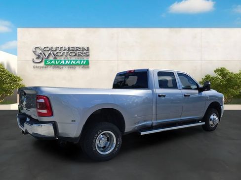 Used 2024 RAM 3500 Tradesman w/ Chrome Appearance Group AWD/4WD image 5