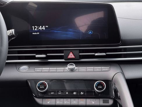 New 2026 Hyundai Elantra Limited FWD image 38