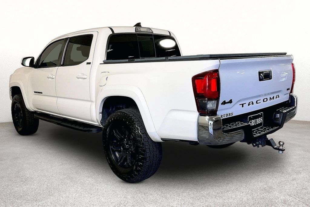 Used 2019 Toyota Tacoma SR5 AWD/4WD image 14